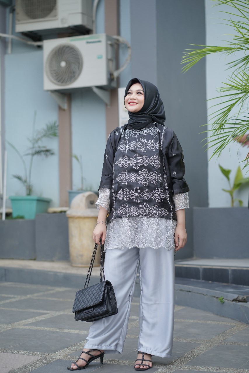 Set Baju Organsa Wayang Hitam