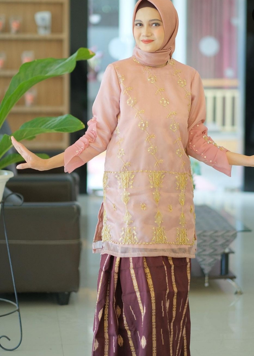 Set Baju Organsa Bunga Cagelung Salem
