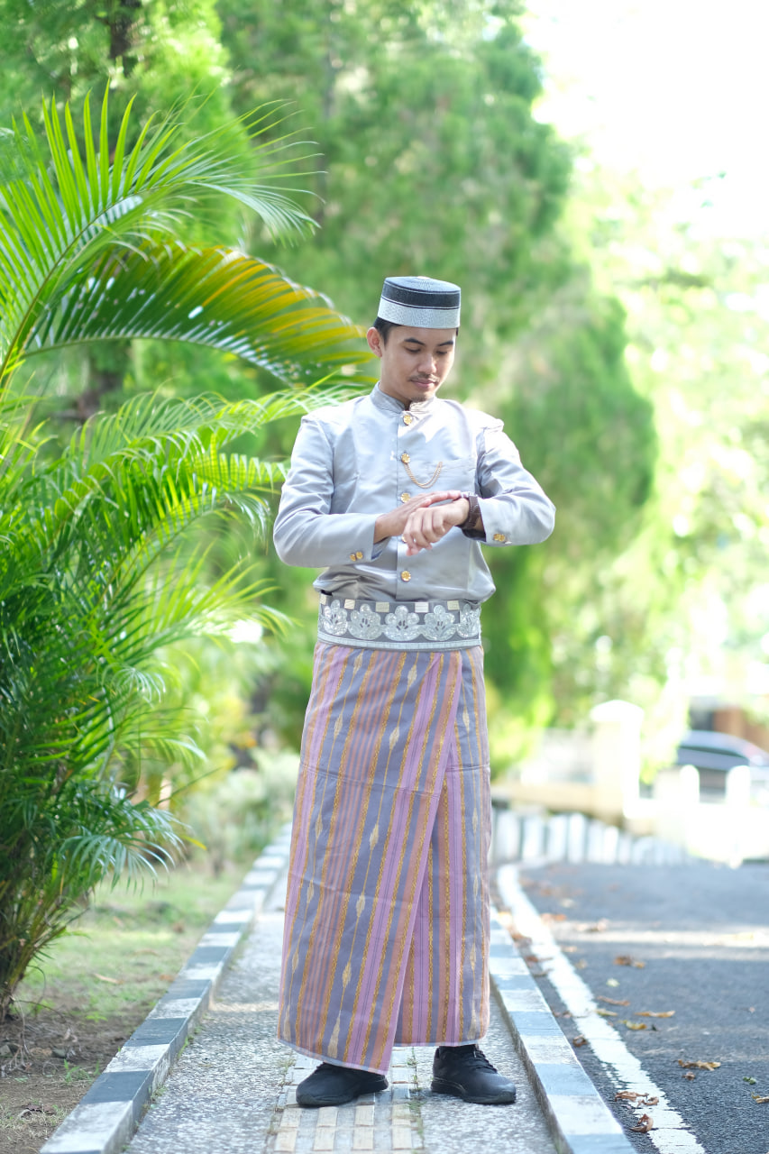Jas Tutup Abu Silver