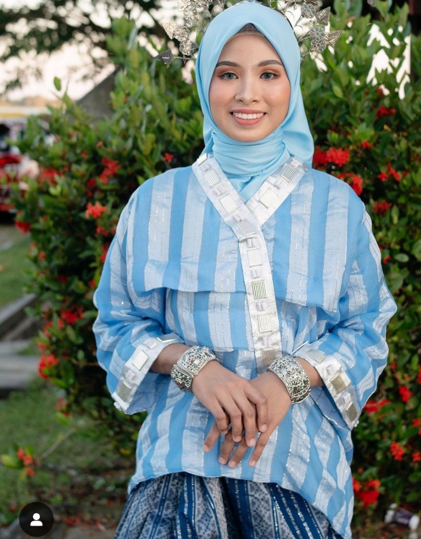 Set Baju Sutera Ceppa-Ceppa Silver Biru