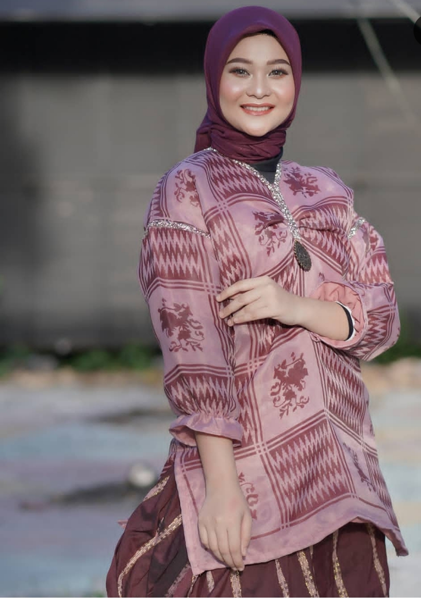 Set Baju Bodo Etnik Kotak Maroon Salem