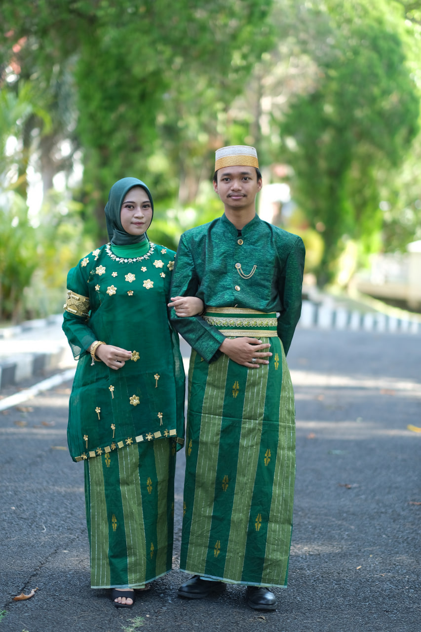 Couple Baju Bodo Asli Hijau Datu