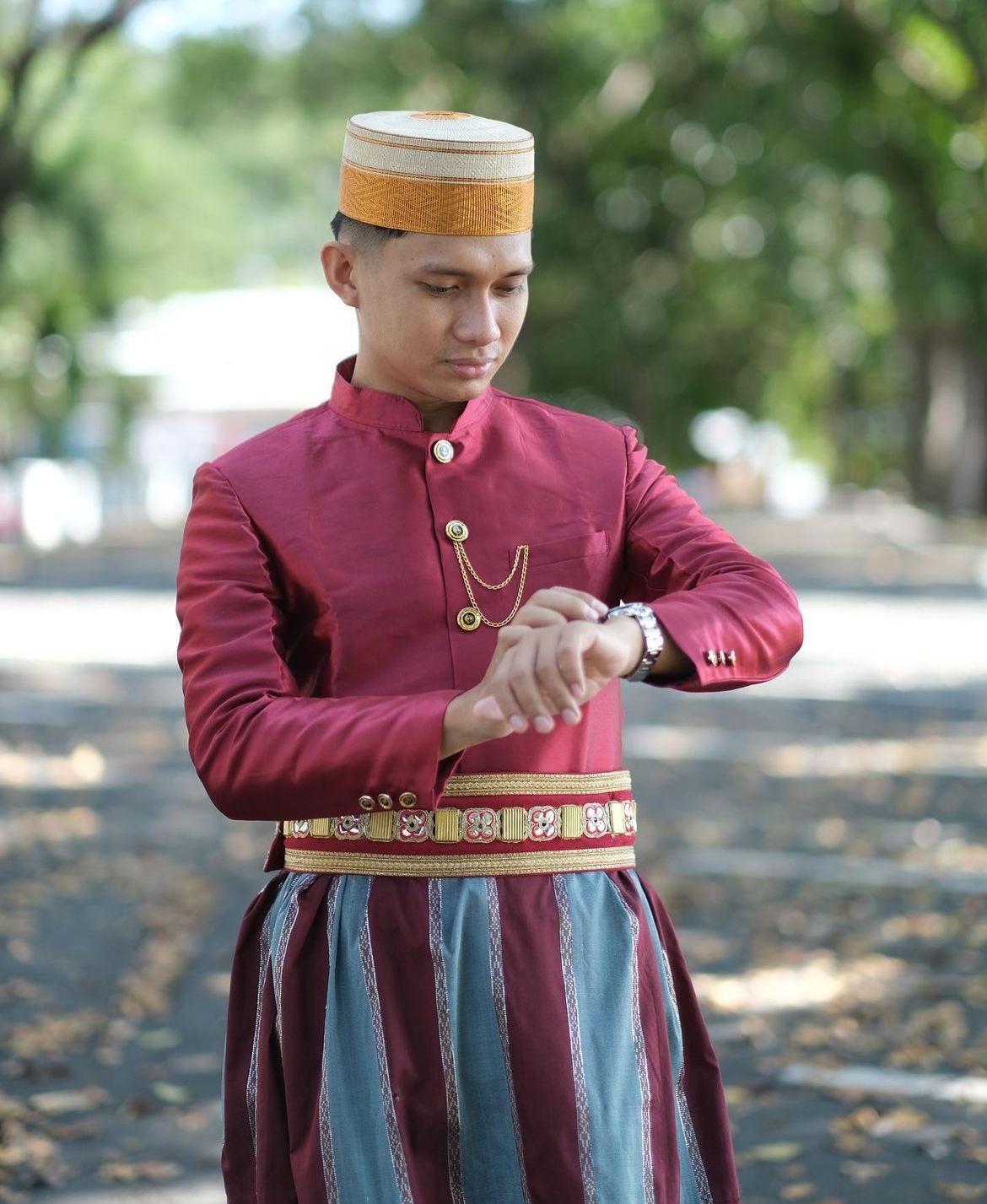 Set Jas Tutup Mikado Maroon