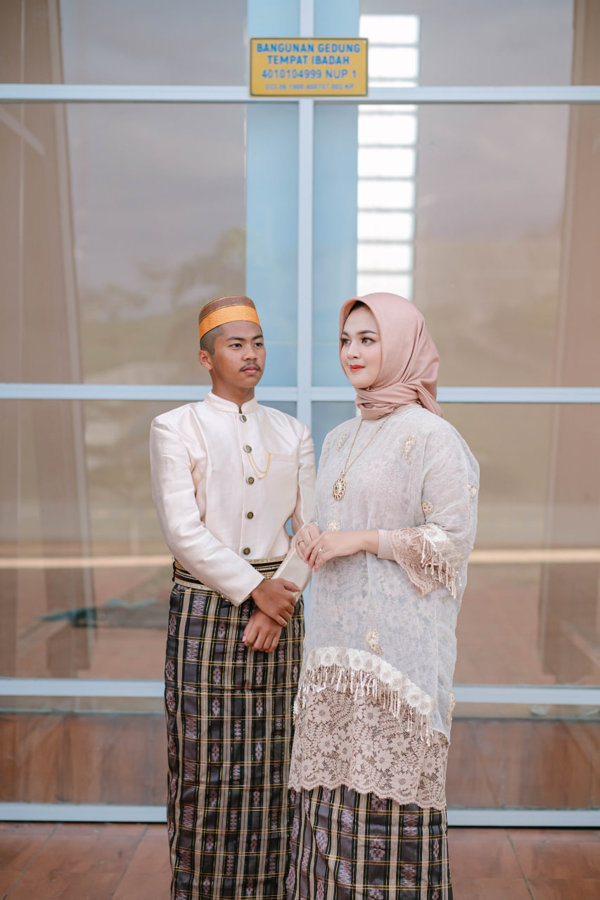 Couple Princess Ayuni